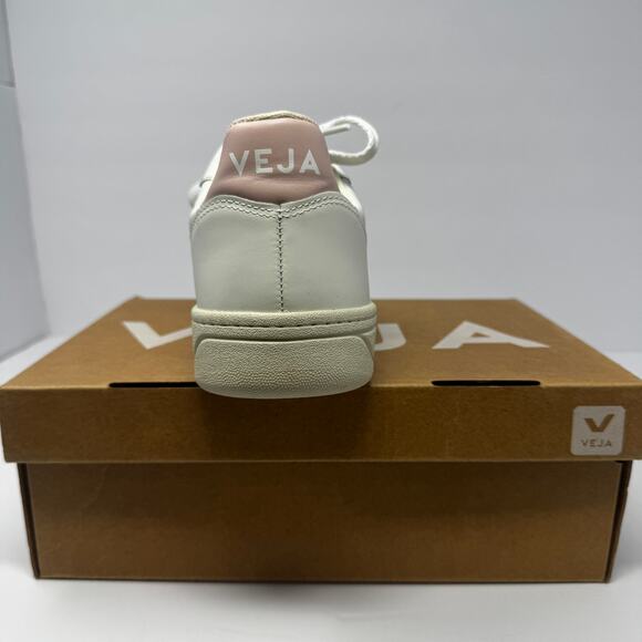 Veja Women's V-10 Sneaker in Extra White and Petal Pink Size 41 US 10 NEW in Box - Picture 4 of 5